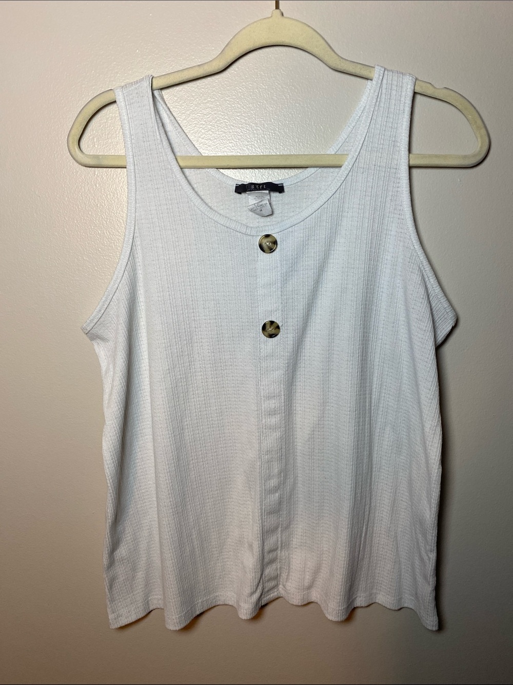Gyft White Button-Front Textured Tank Top Medium